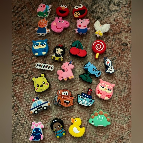 CROCS Other - 🍭 ⚽️ 🎀 𝟑𝟑 𝐂𝐑𝐎𝐂𝐒 𝐂𝐇𝐀𝐑𝐌𝐒 𝐋𝐎𝐓  🦕 🐷🎵